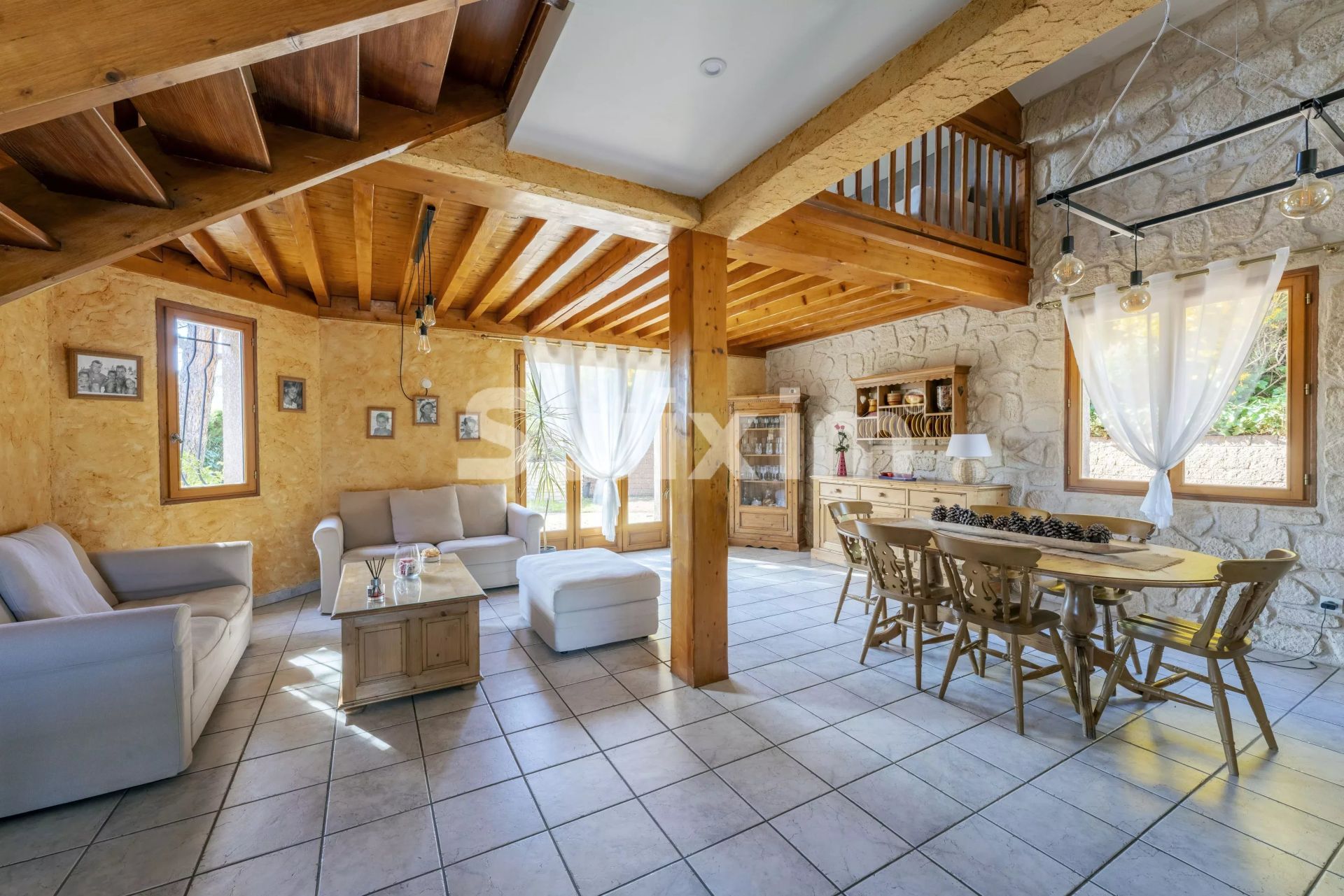 casa 5 Quartos para venda sobre Brussieu (69690)