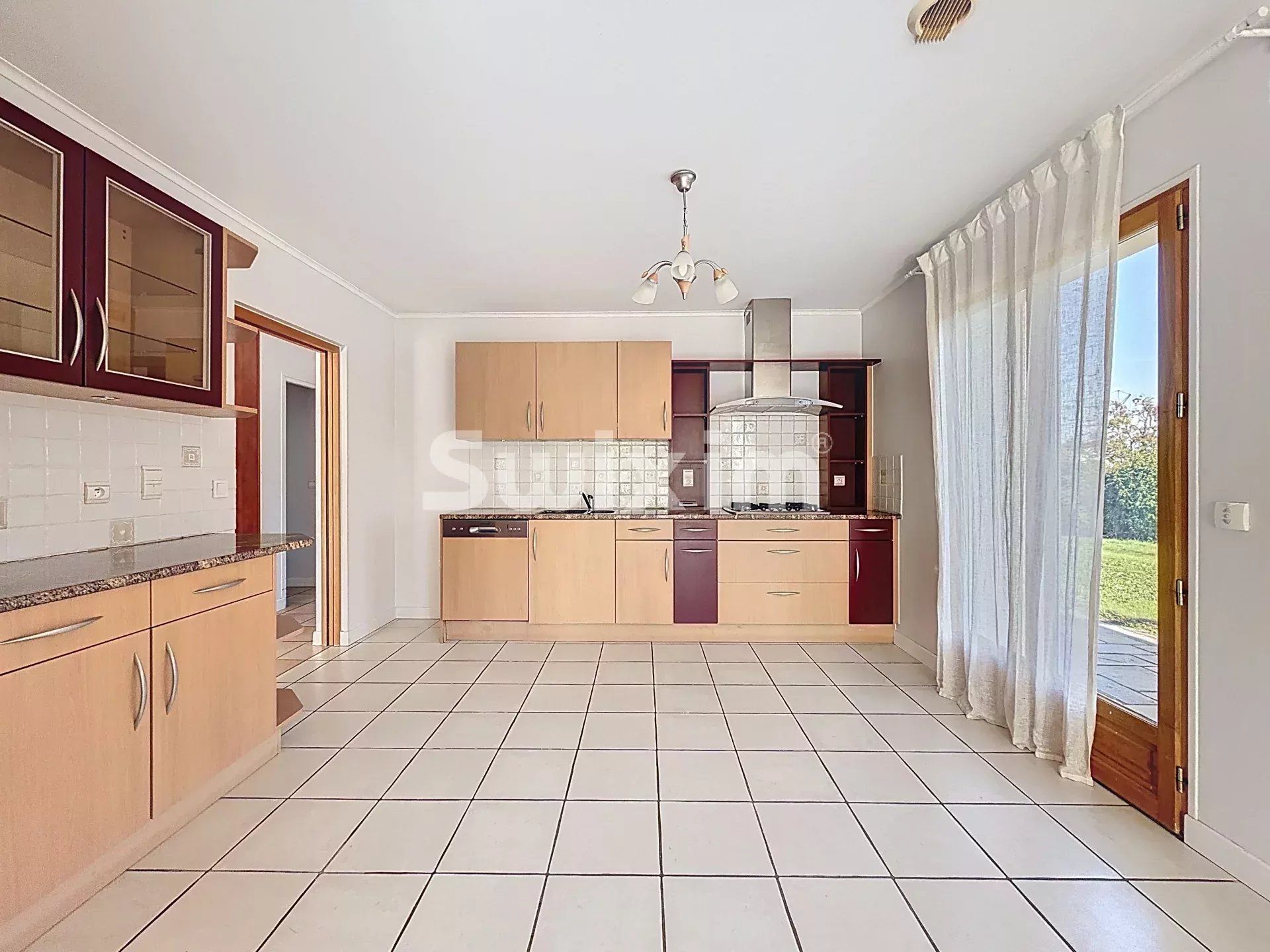 Vente Maison Grilly 7&nbsp;Pièces 244&nbsp;m²