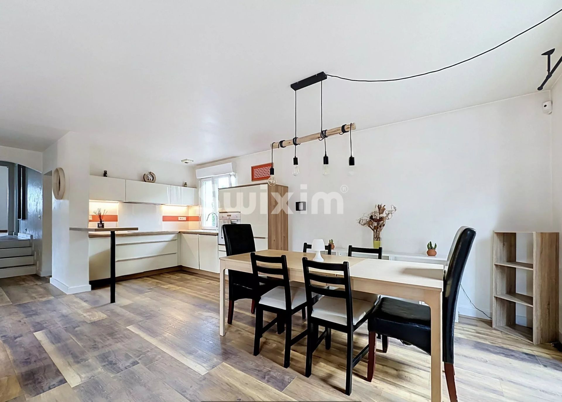 house 6 Rooms for sale on Saint-Cergues (74140)
