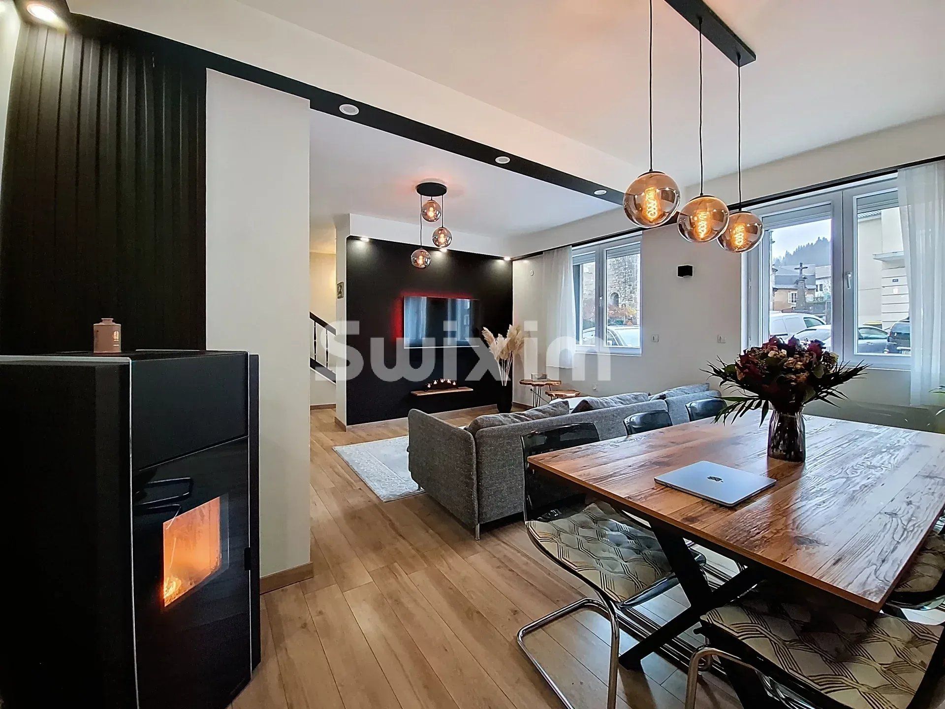 casa 5 Salas en venta en Saint-Germain-de-Joux (01130)