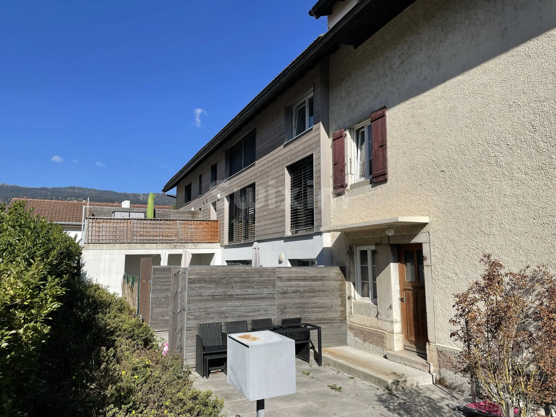 duplex 3.5 Quartos para aluguer sobre Boudevilliers (2043)