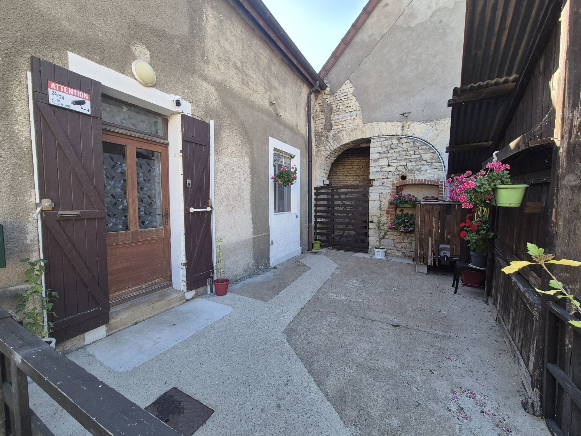 immeuble 15 Pièces en vente sur Orchamps (39700)