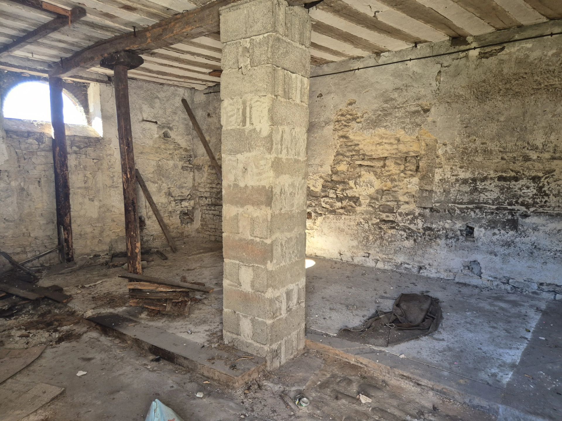 immeuble 15 Pièces en vente sur Orchamps (39700)