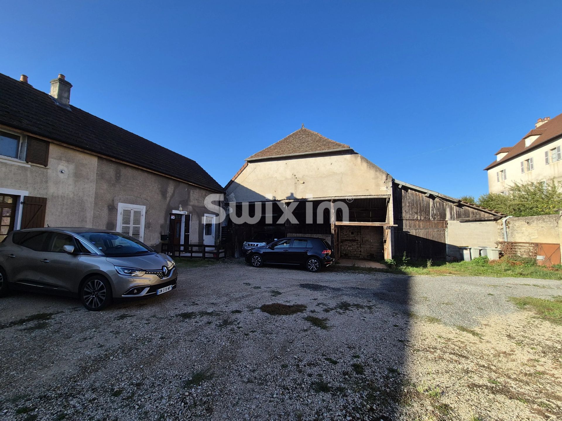 immeuble 15 Pièces en vente sur Orchamps (39700)