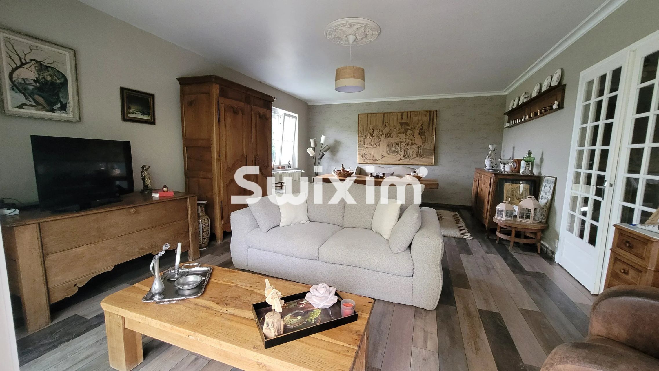 house 10 Rooms for sale on Louhans (71500)