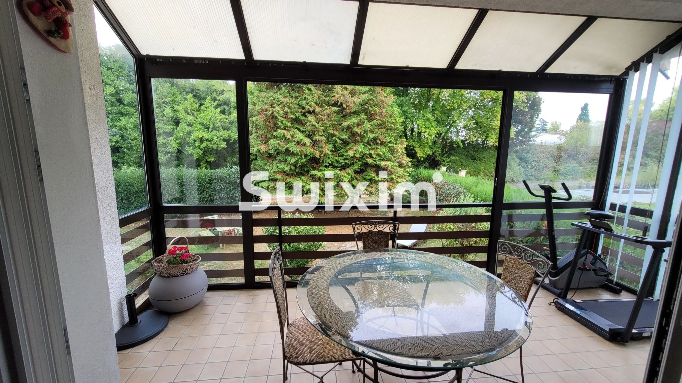 house 10 Rooms for sale on Louhans (71500)