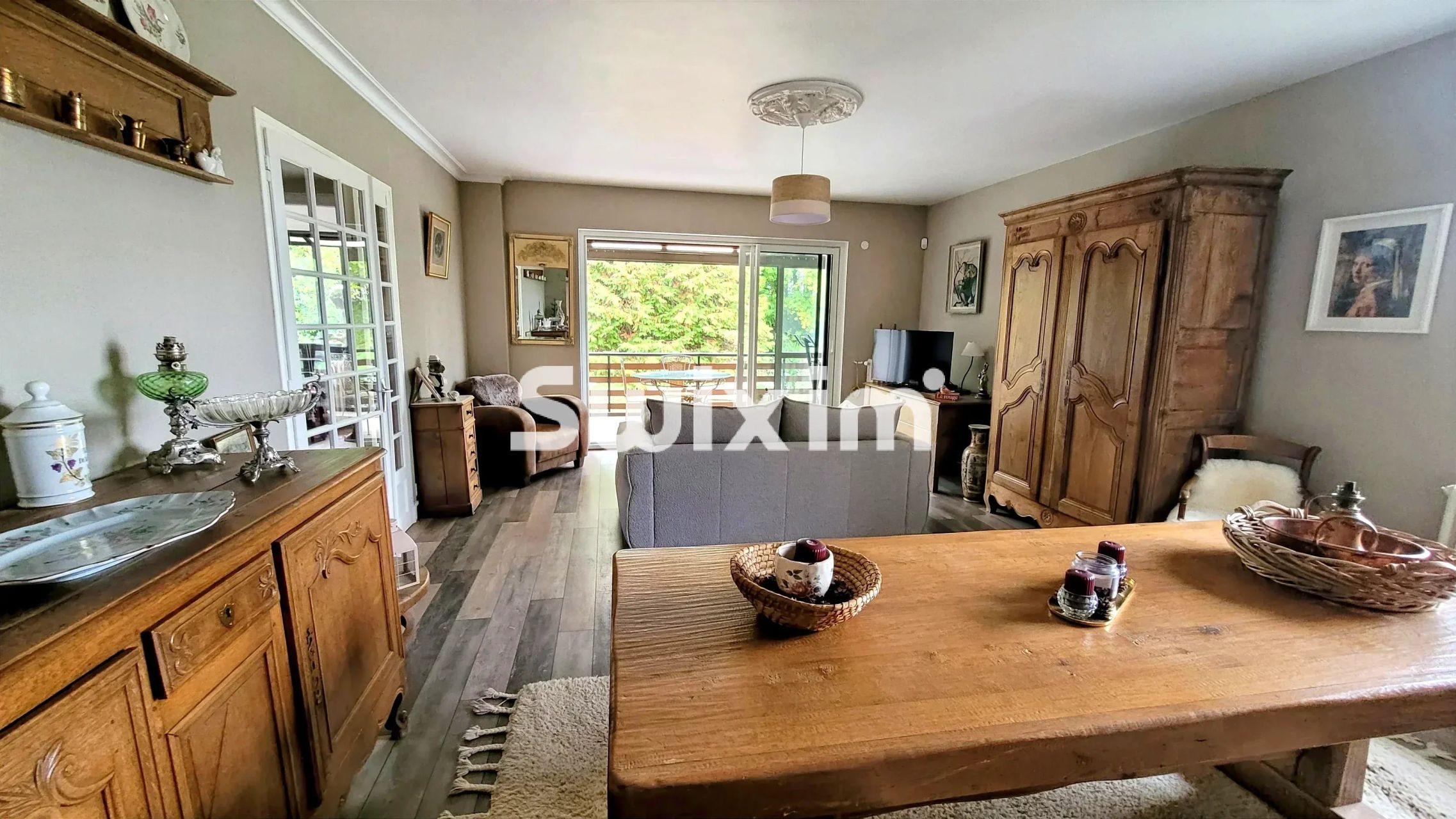 house 10 Rooms for sale on Louhans (71500)