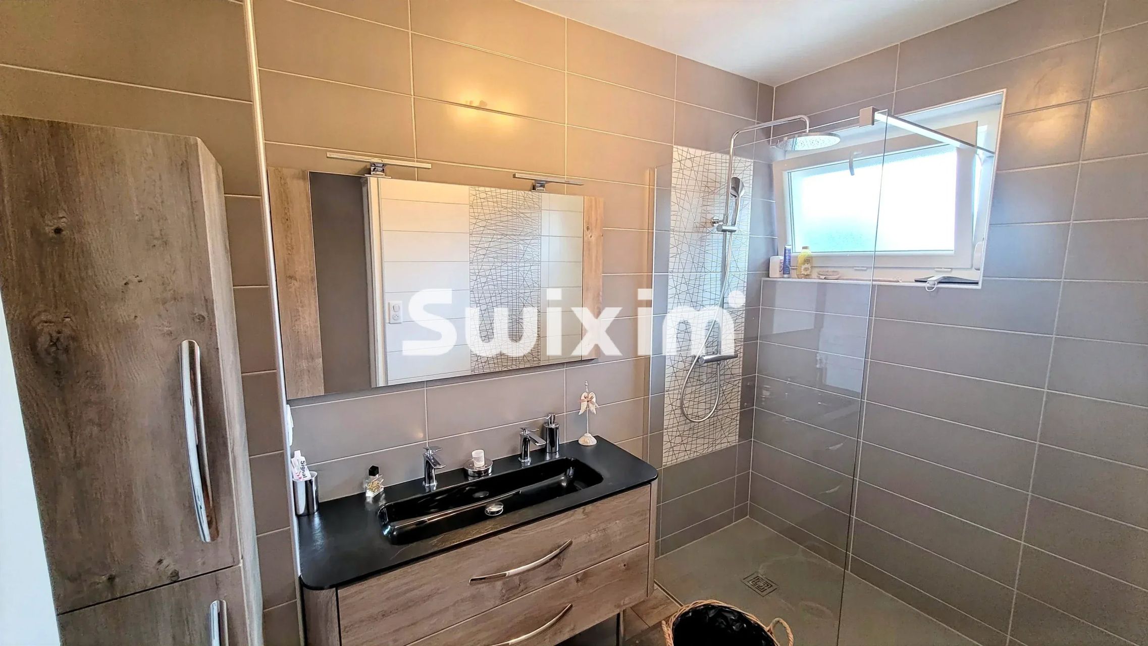 house 10 Rooms for sale on Louhans (71500)