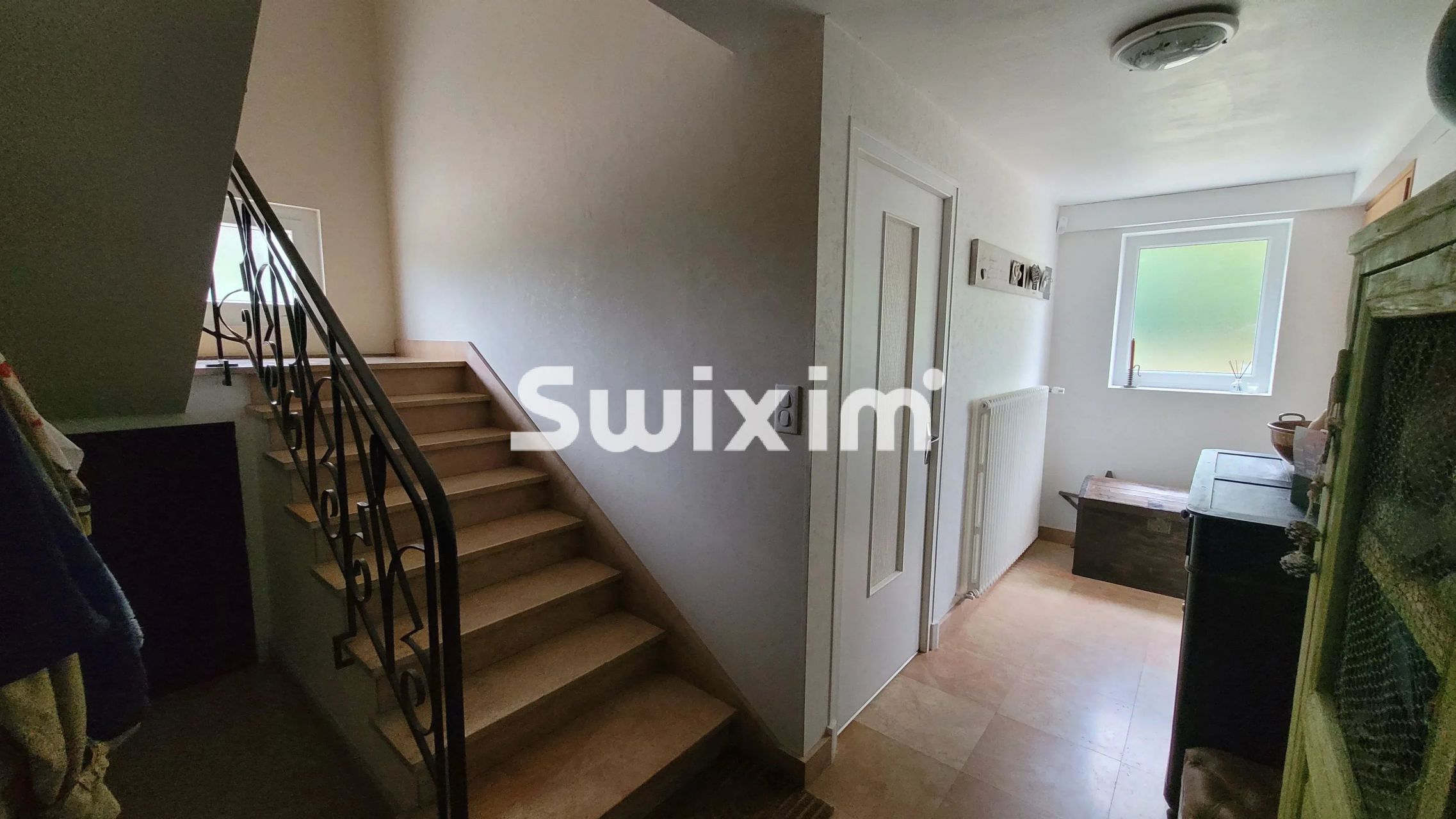 house 10 Rooms for sale on Louhans (71500)