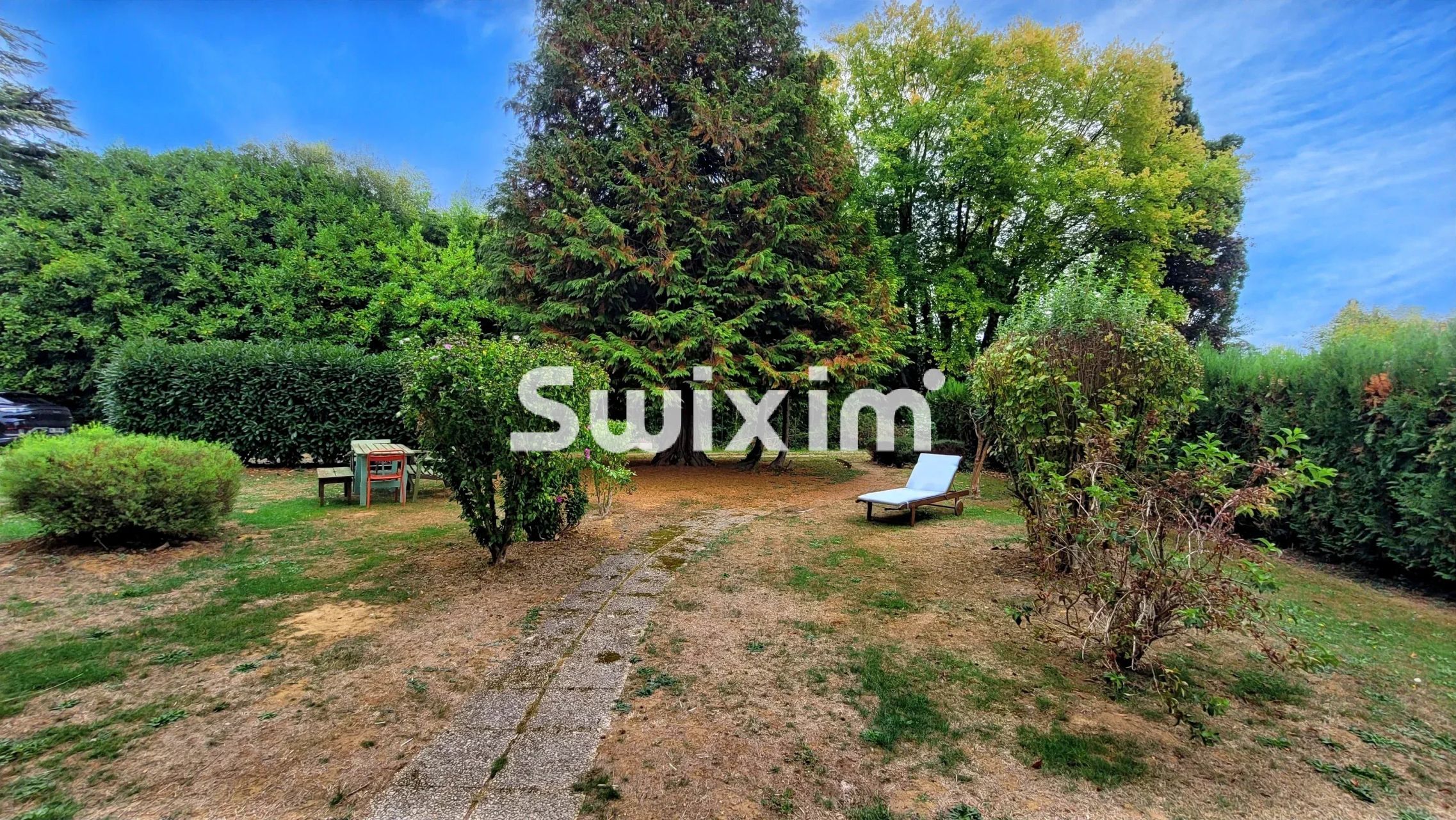house 10 Rooms for sale on Louhans (71500)