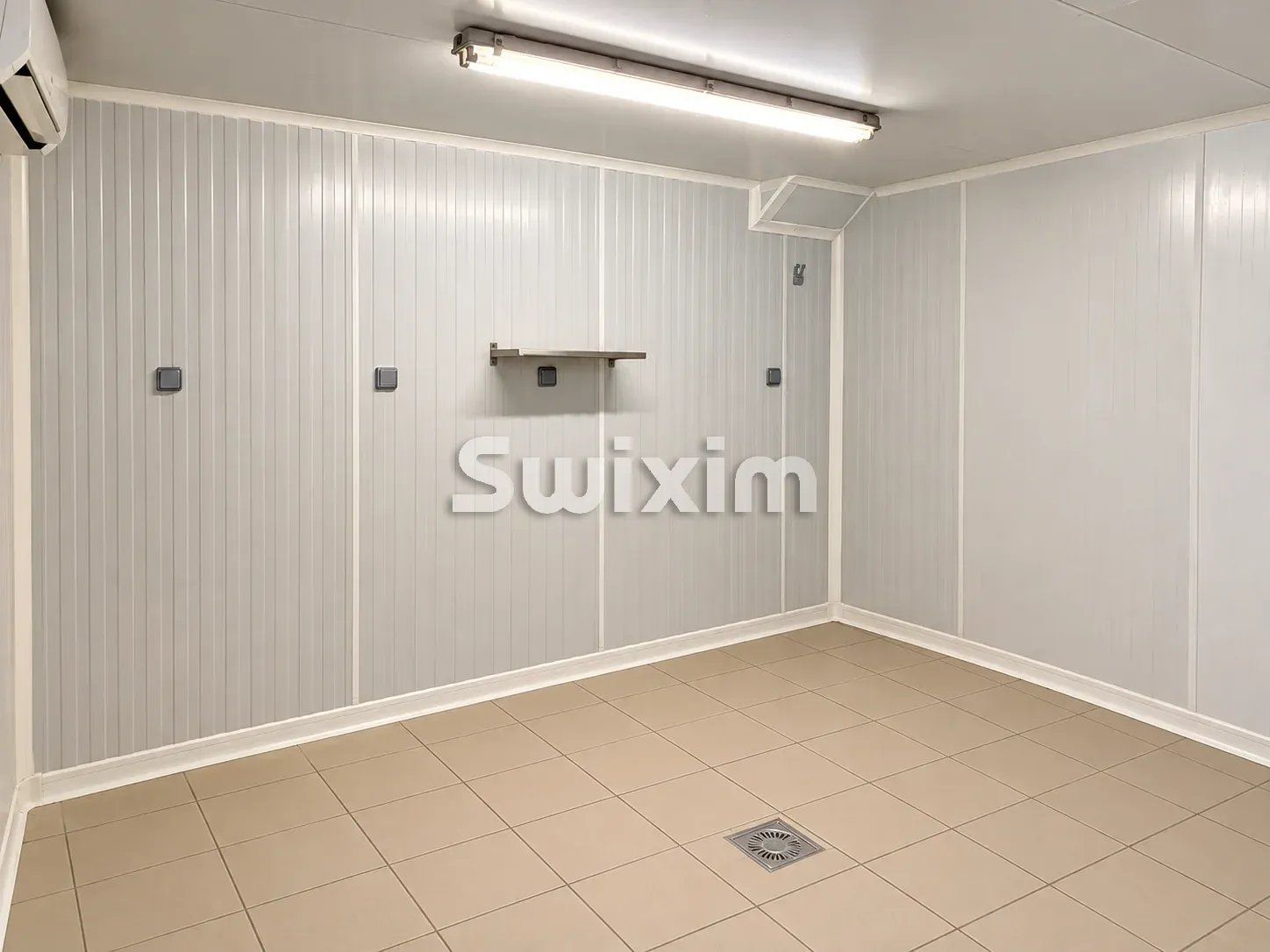 comercial local 3 Quartos para aluguer sobre Jonquières (84150)