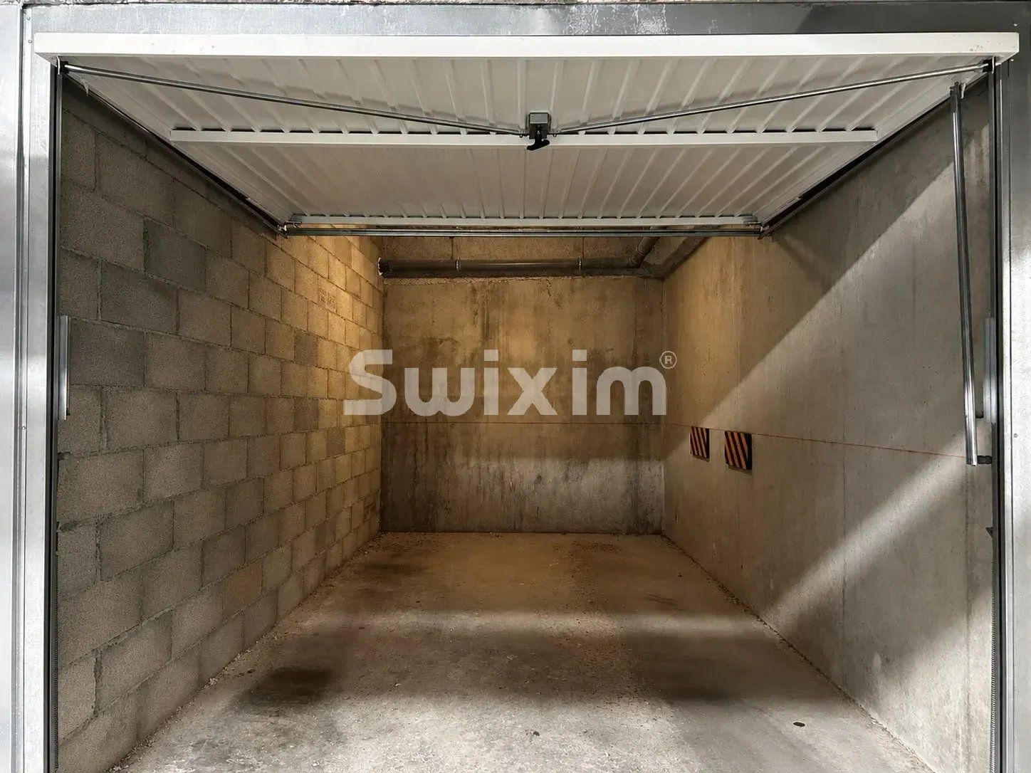garage 1 room for sale on Ferney-Voltaire (01210)
