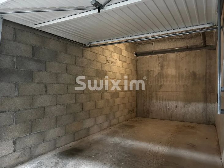 Sale Garage Ferney-Voltaire 1&nbsp;room 13&nbsp;m²