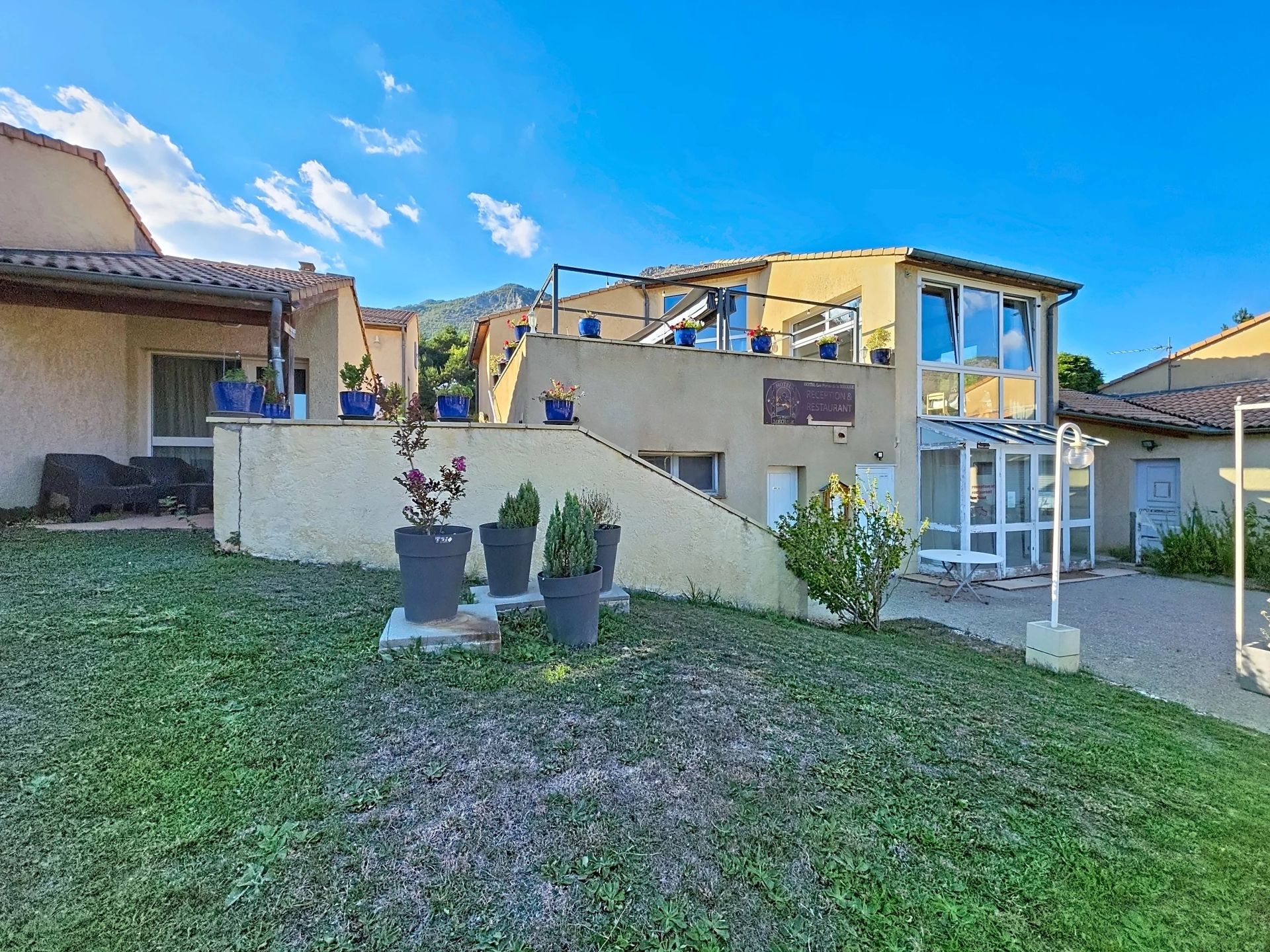immeuble 18 Pièces en vente sur Séderon (26560)