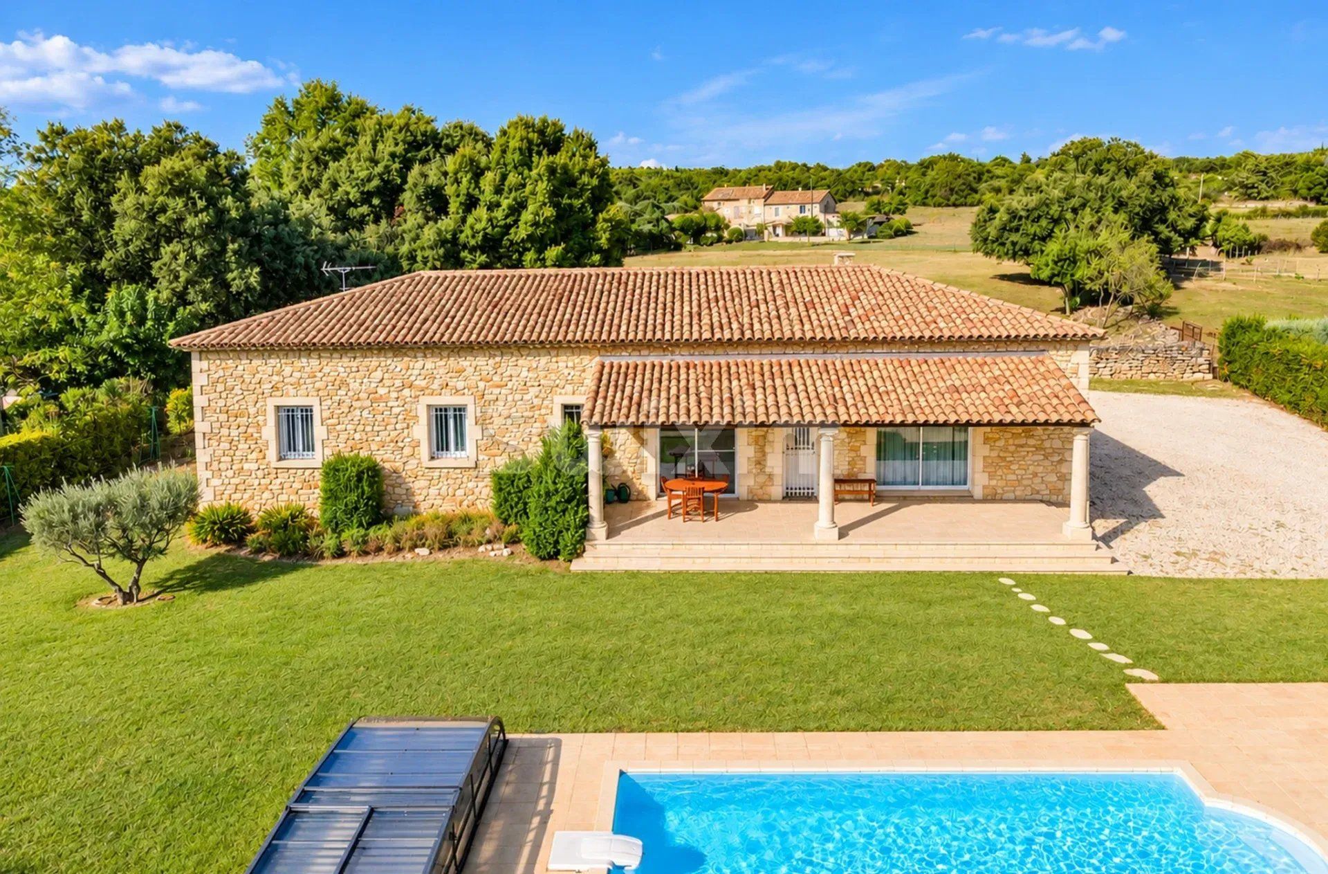 casa 5 Quartos para venda sobre Uzès (30700)