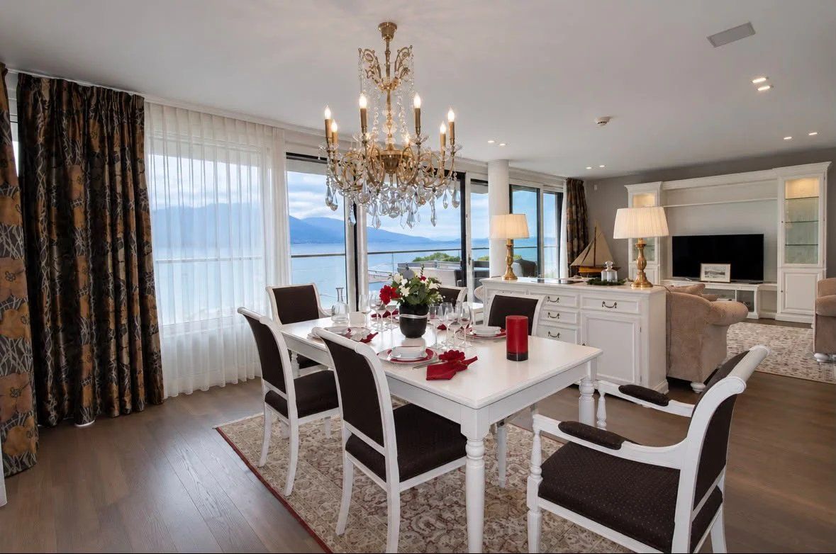 Appartement 5 pièces 136 m² · à Montreux · 136 m² · 10 300 €/mois