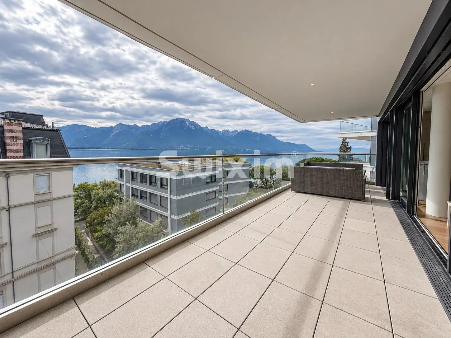 apartment 4.5 Rooms for rent on Montreux (1820)