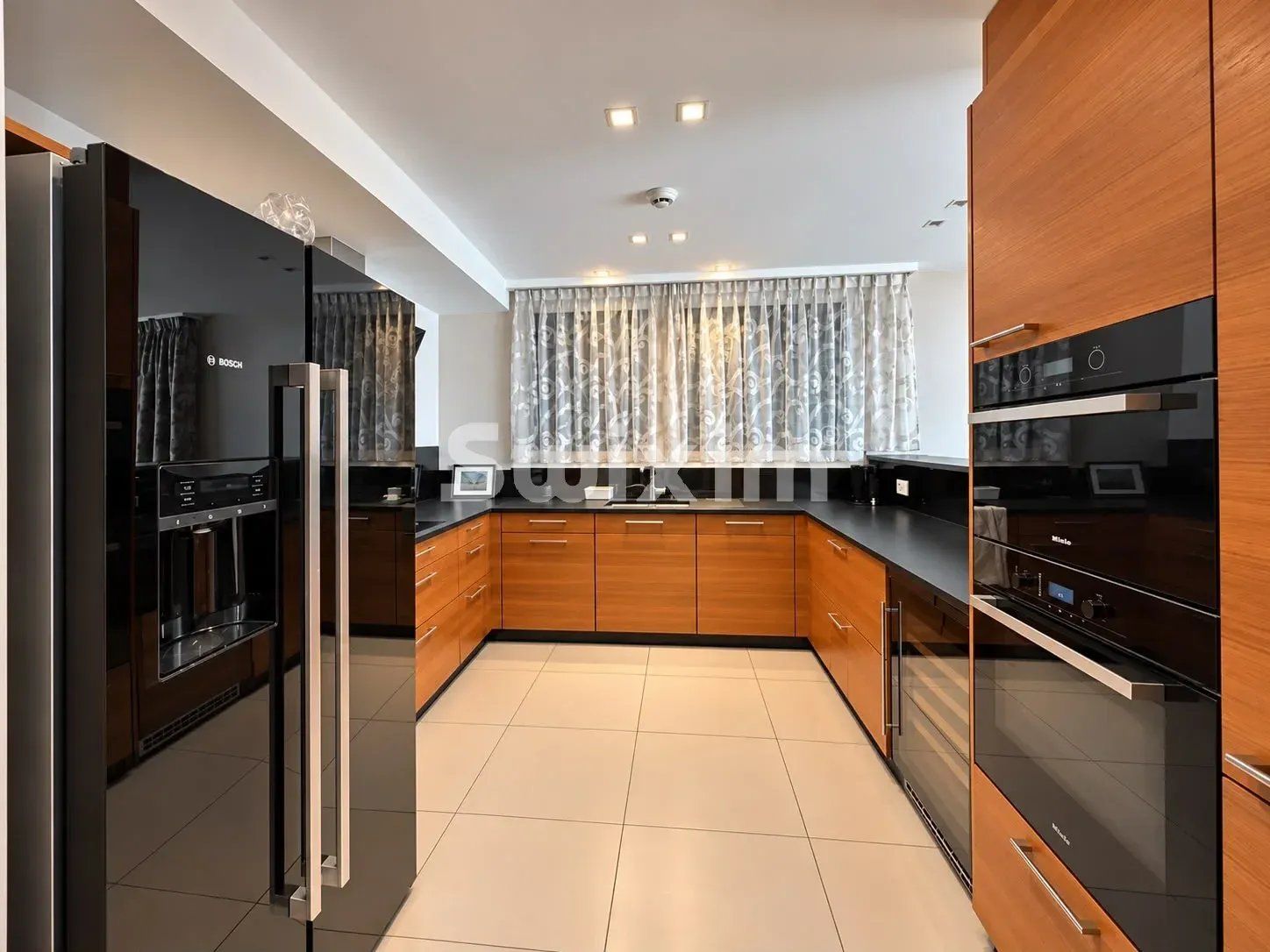 apartment 4.5 Rooms for rent on Montreux (1820)