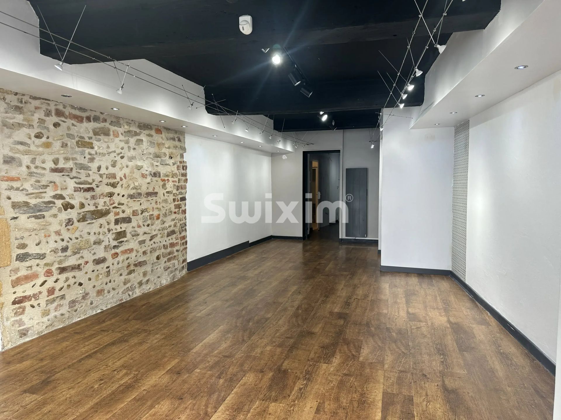 commercial local 3 Rooms for rent on Bourg-en-Bresse (01000)