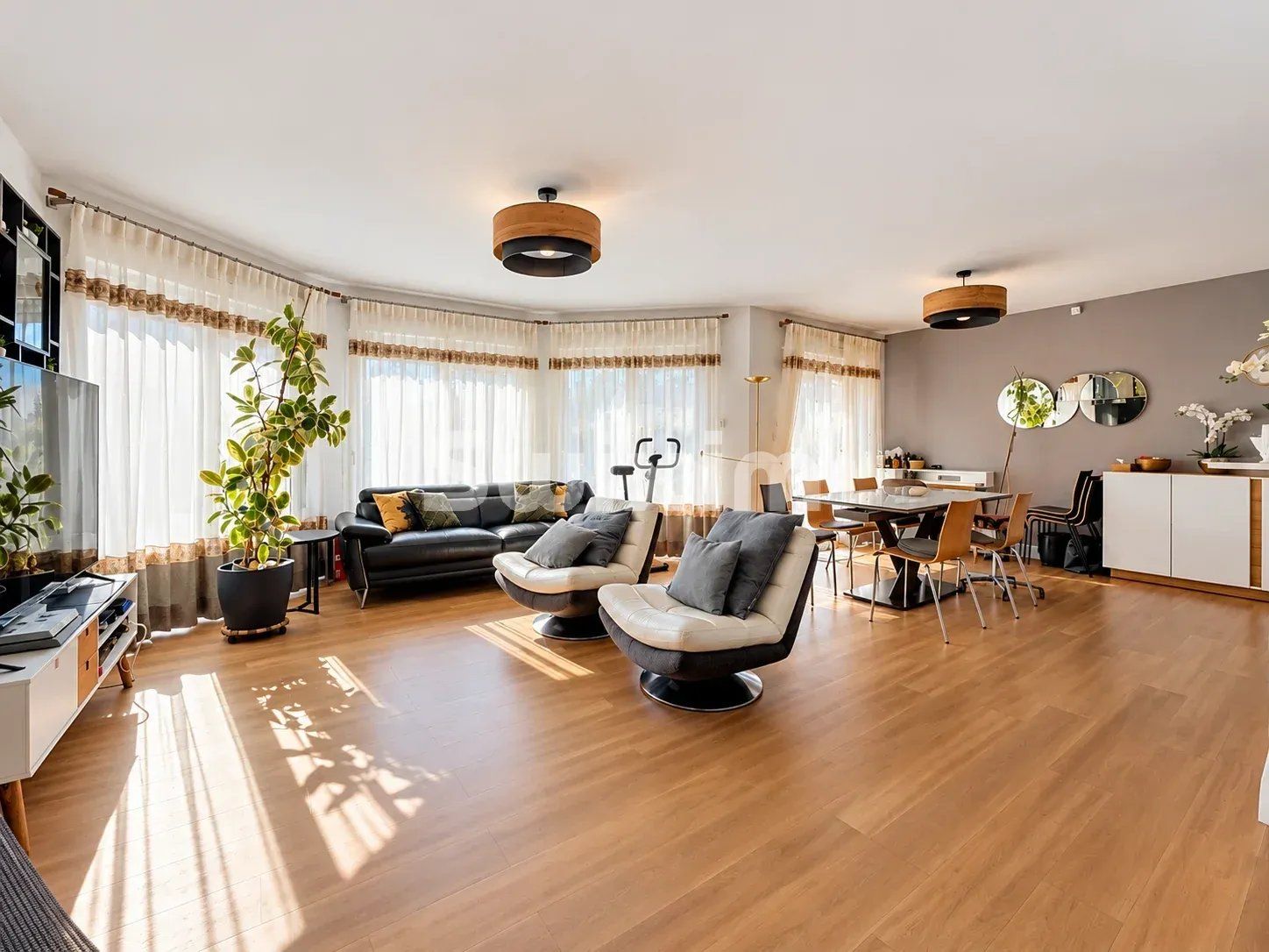 maison 6 Pièces en vente sur Saint-Genis-Pouilly (01630)