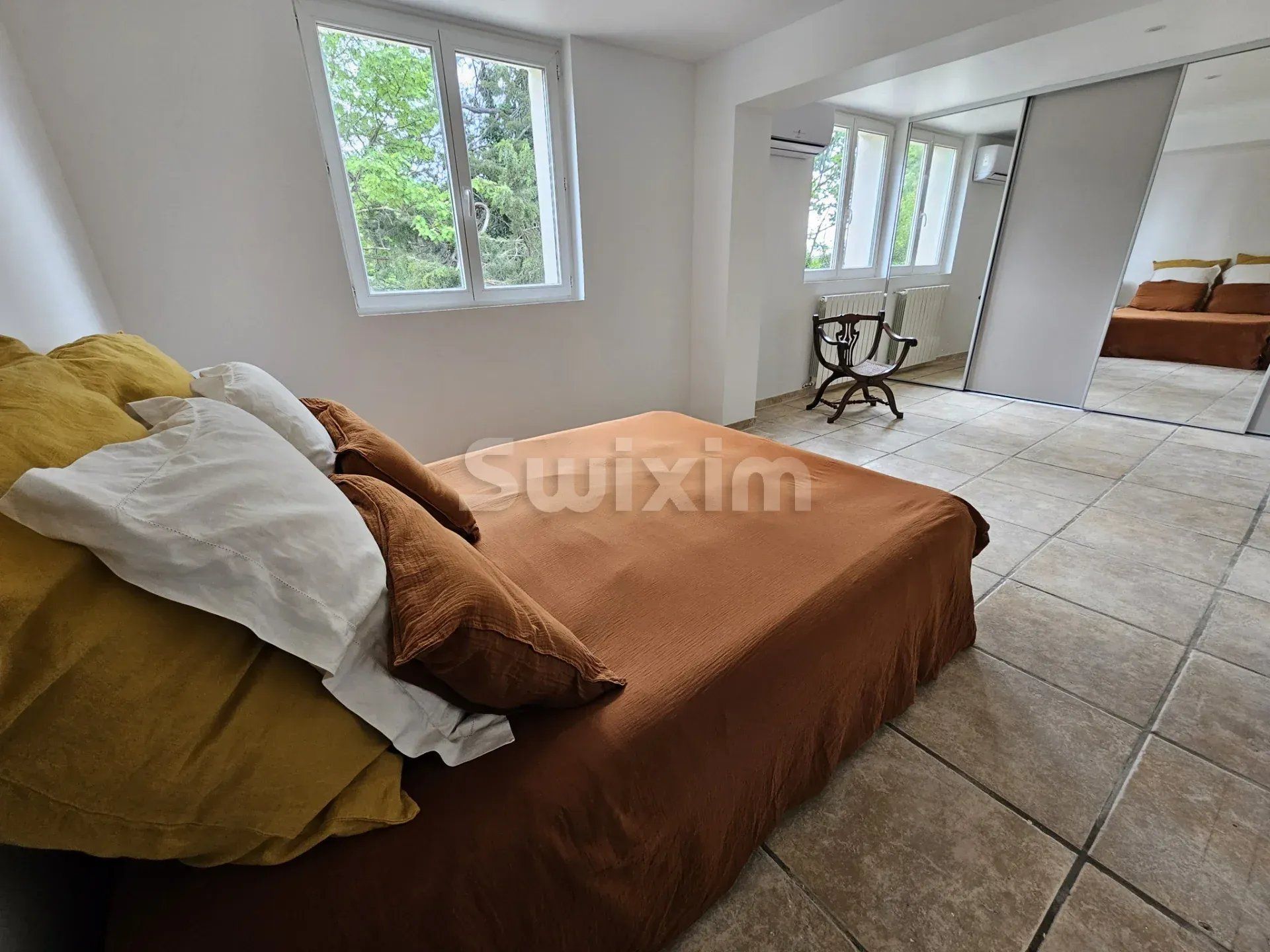 house 6 Rooms for sale on Alès (30100)