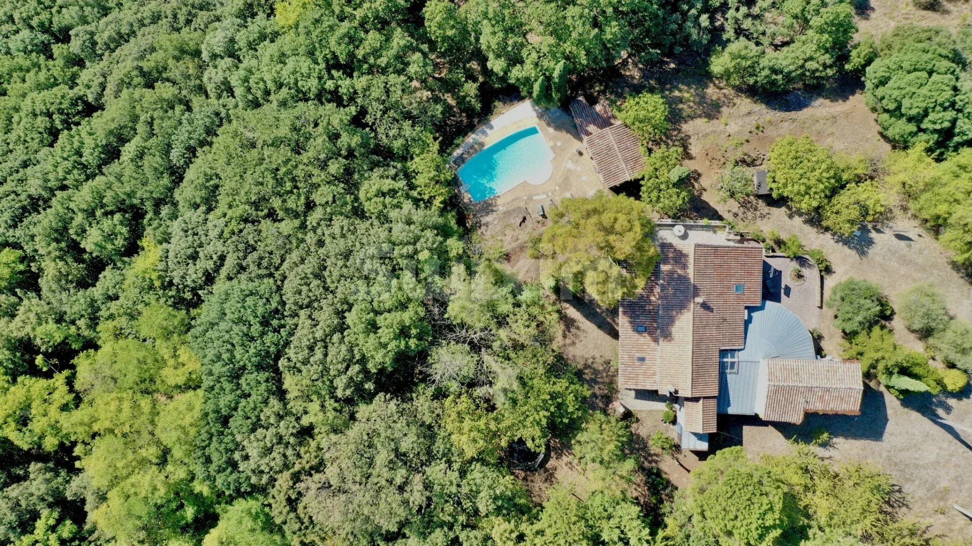 propriété 13 Pièces en vente sur Laval-Pradel (30110)