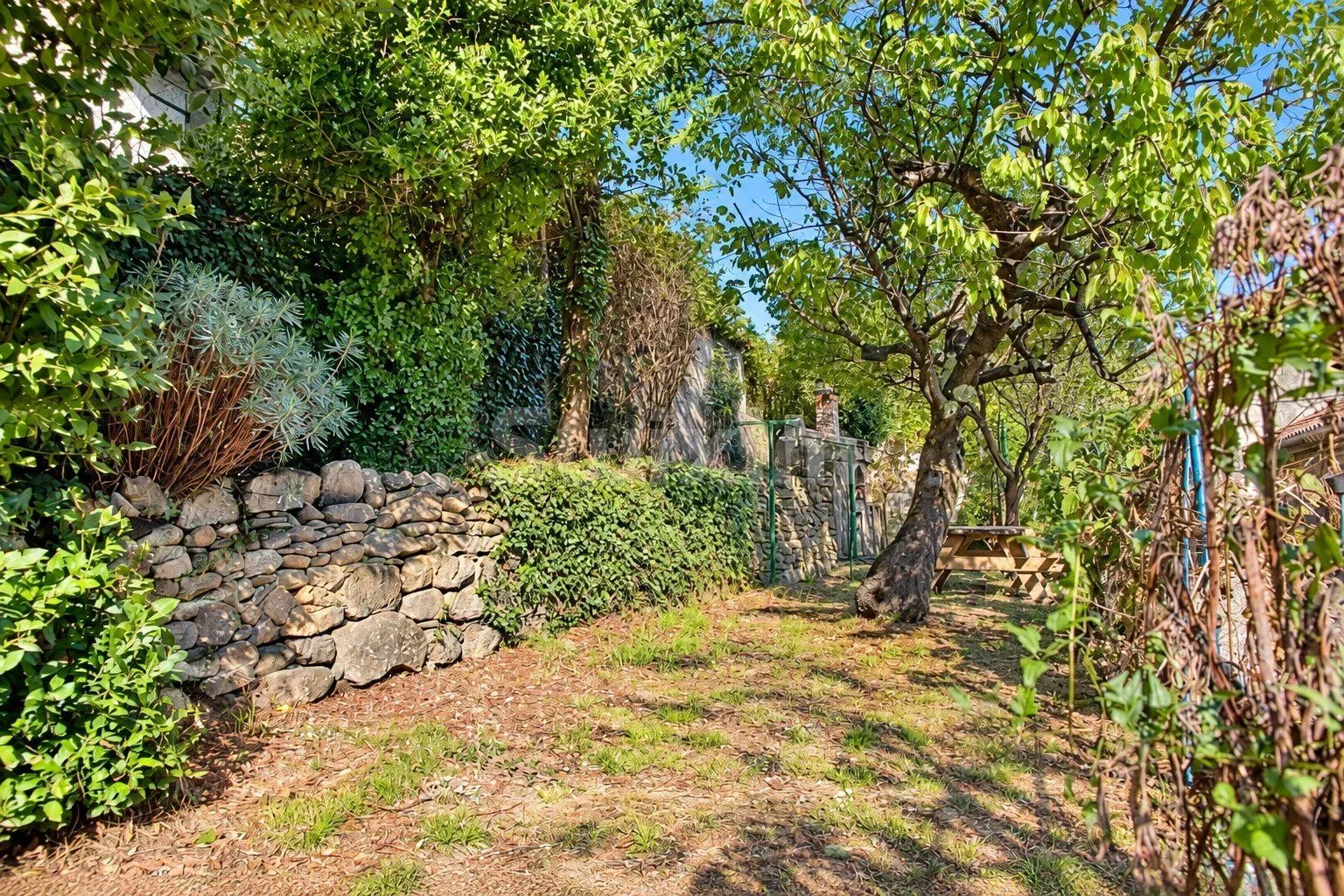 casa 4 Camere in vendita su Branoux-les-Taillades (30110)