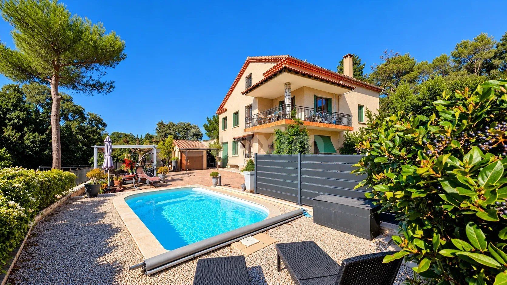 Maison 6 pièces 175 m² · à Nîmes · 175 m² · 490 000 €