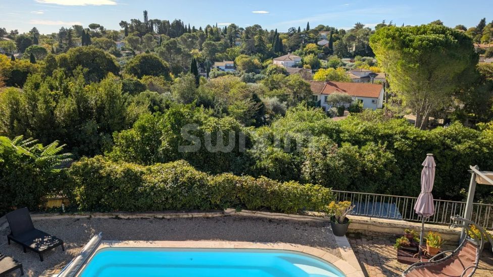 Vente Maison Nîmes 6&nbsp;Pièces 175&nbsp;m²
