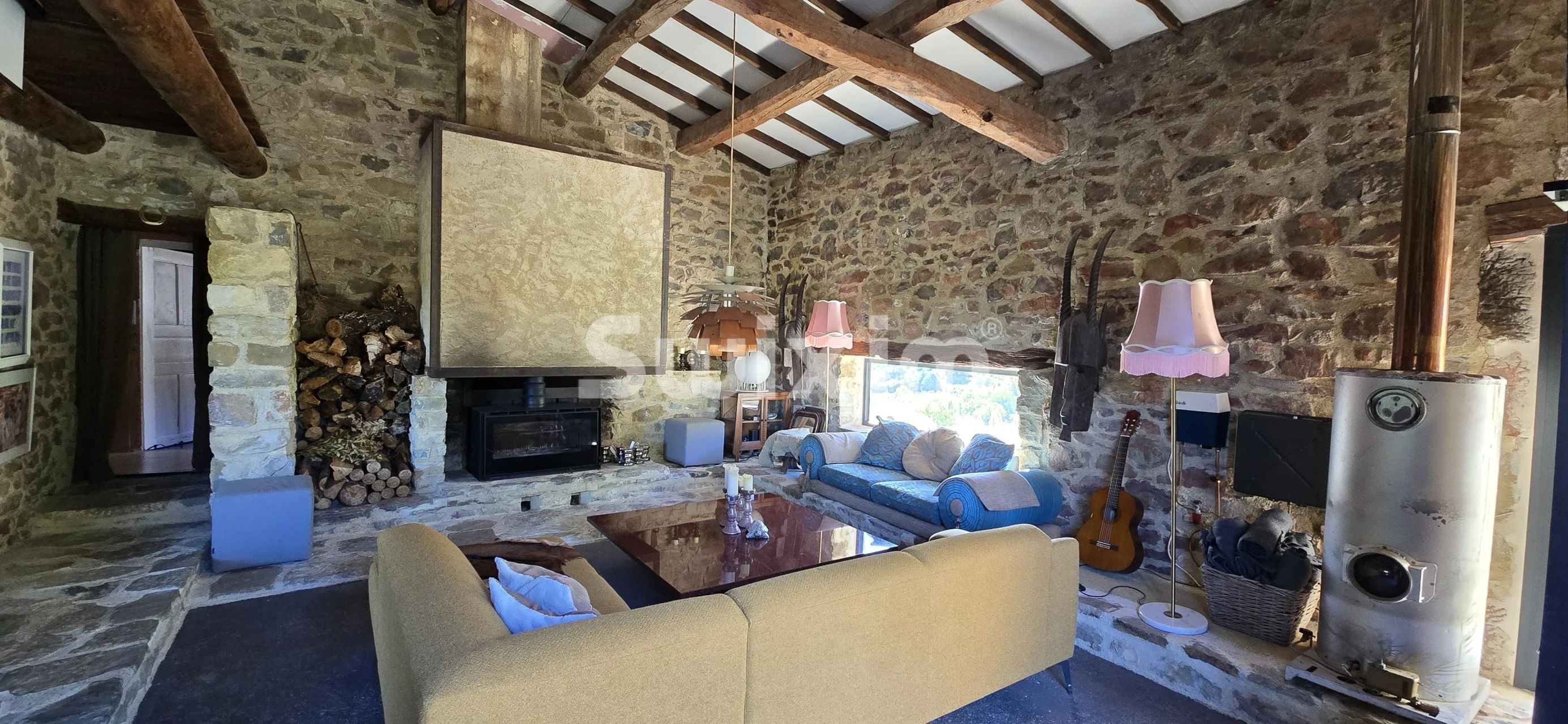 propriété 7 Pièces en vente sur Roussieux (26510)