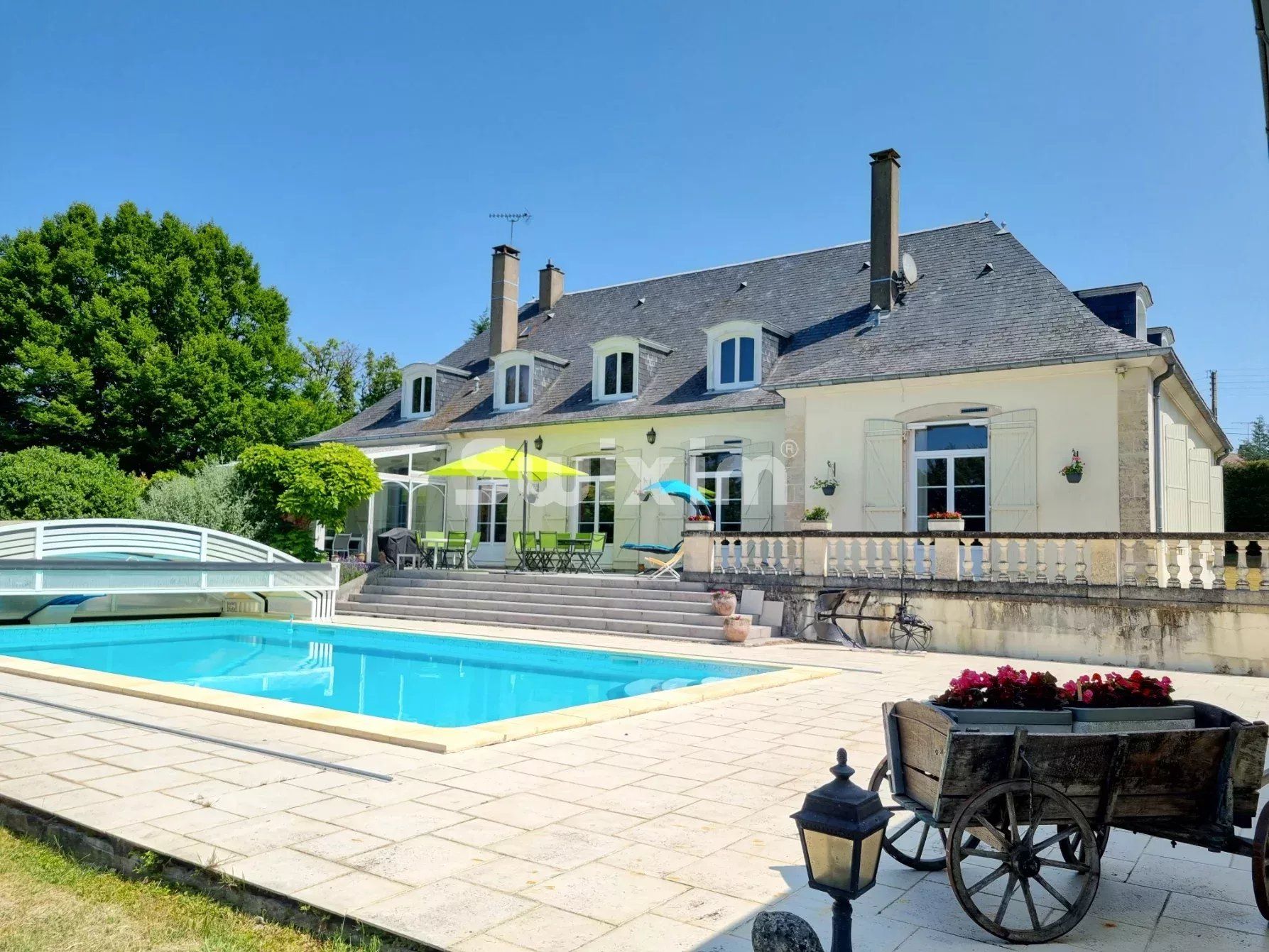 propriété 14 Pièces en vente sur Varennes-Vauzelles (58640)