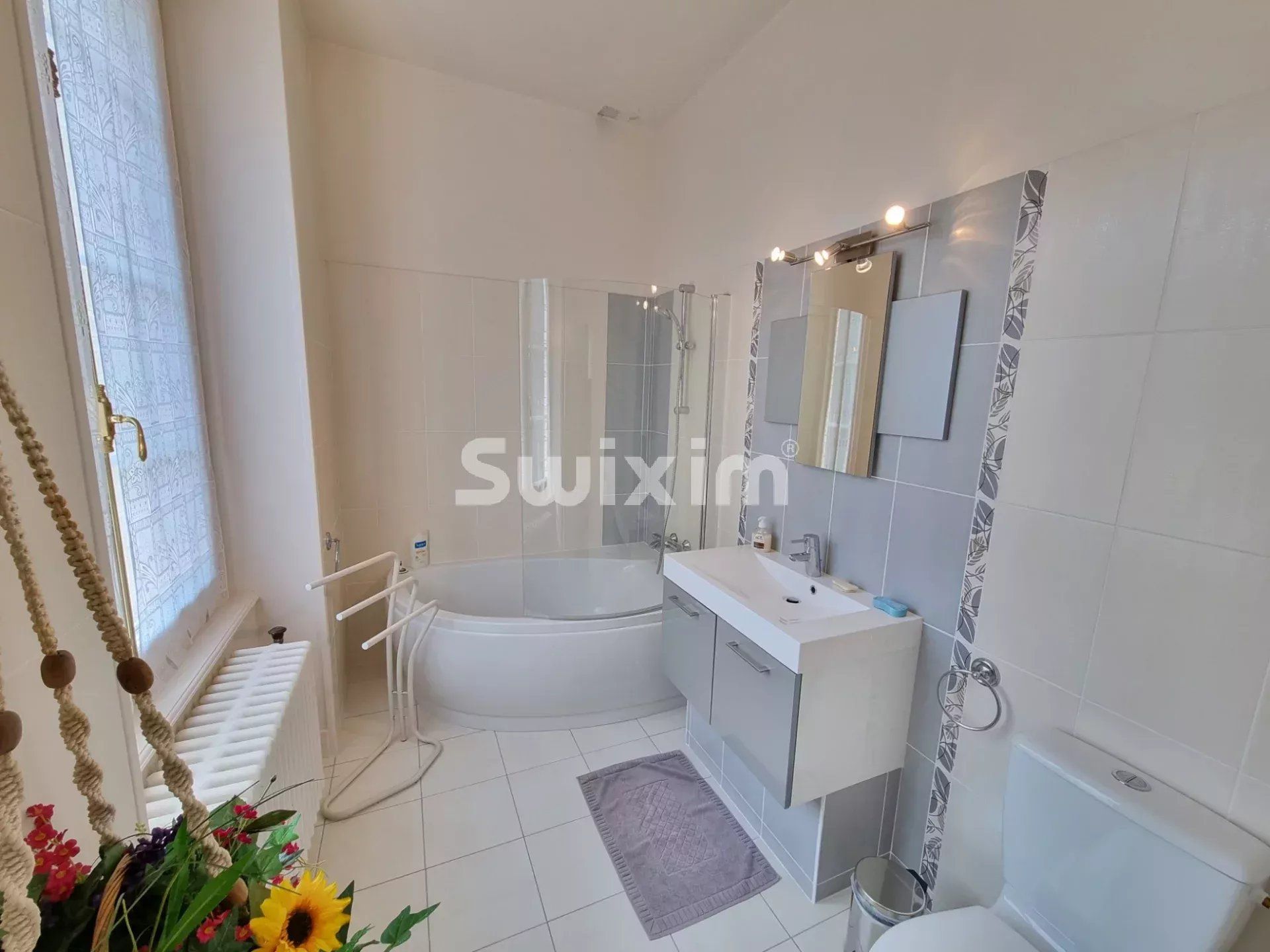 propriété 14 Pièces en vente sur Varennes-Vauzelles (58640)