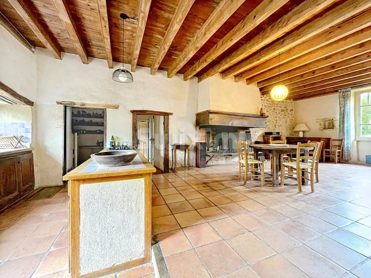 Vente Maison Tossiat 7&nbsp;Pièces 220&nbsp;m²