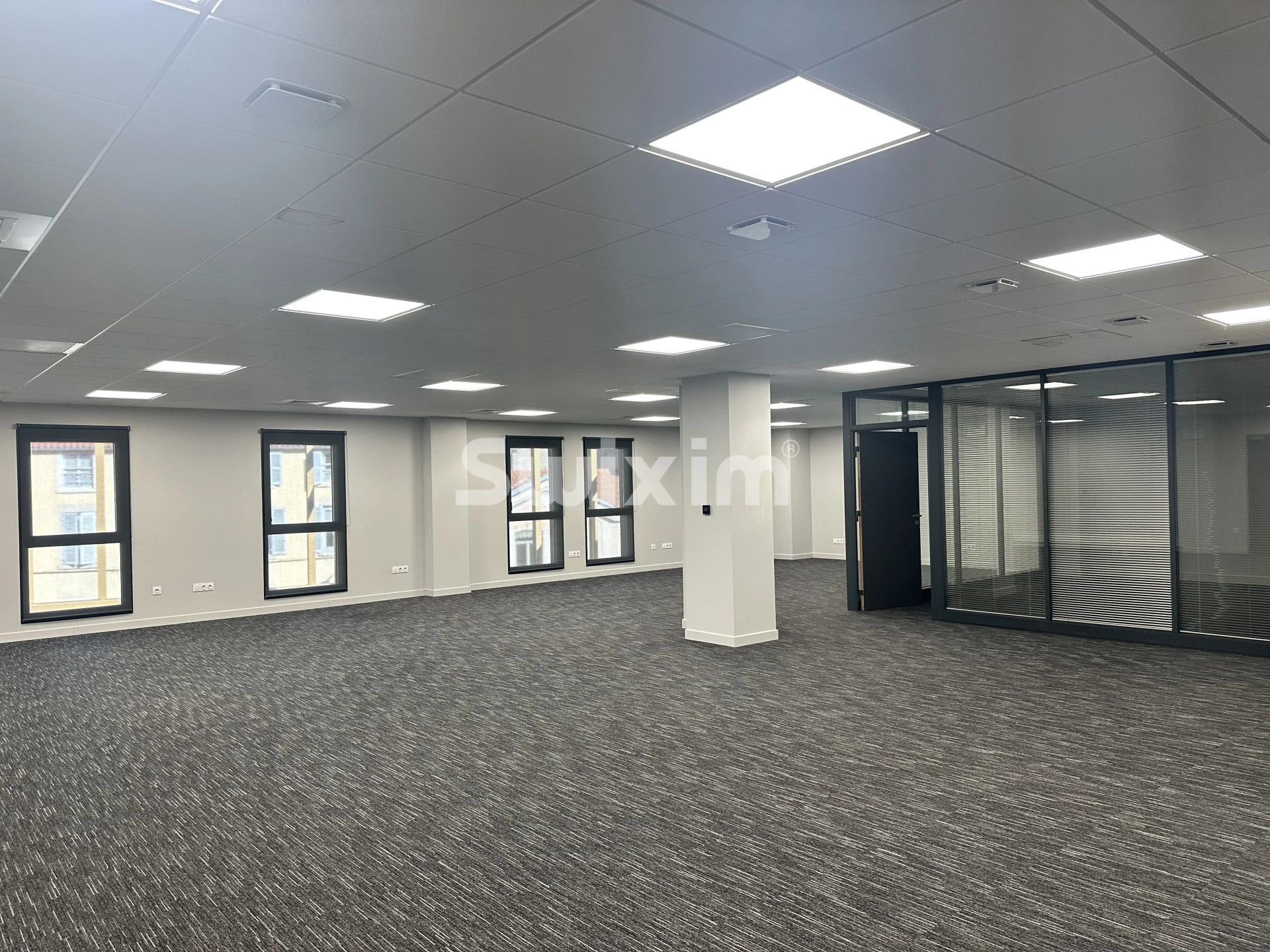 business premises 1 room for rent on Bourg-en-Bresse (01000)