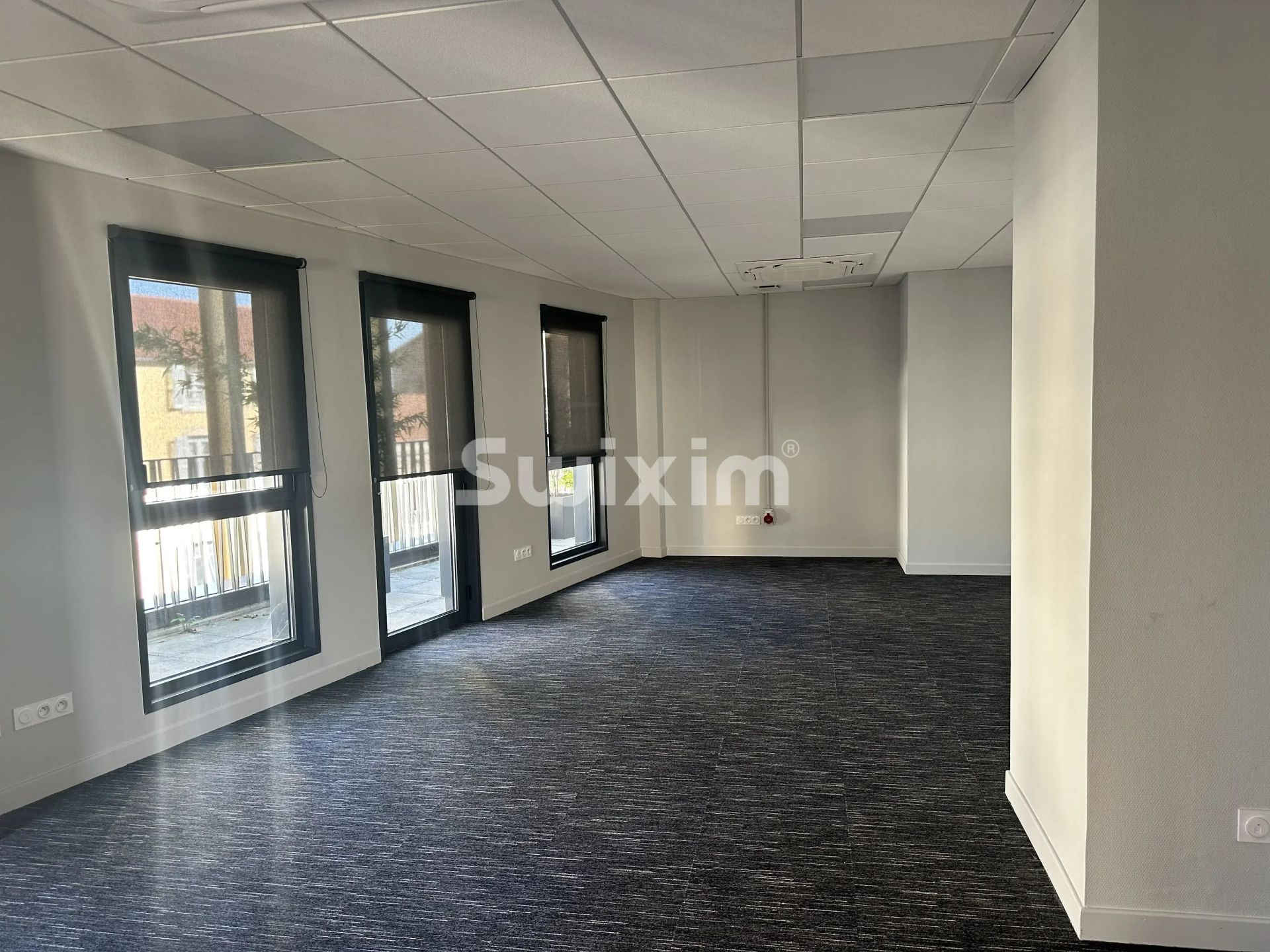 business premises 1 room for rent on Bourg-en-Bresse (01000)