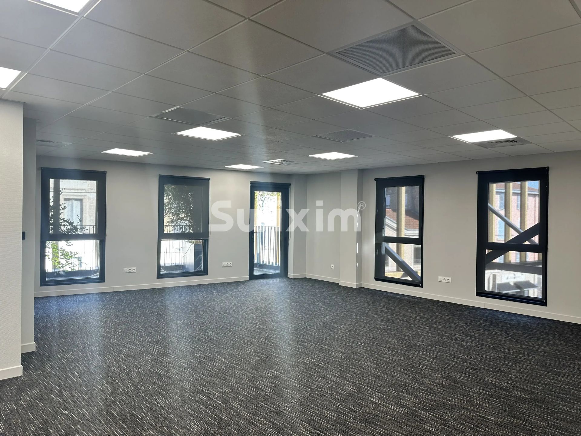 business premises 1 room for rent on Bourg-en-Bresse (01000)