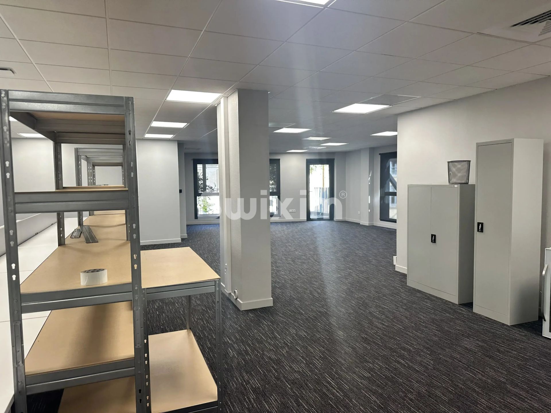 business premises 1 room for rent on Bourg-en-Bresse (01000)
