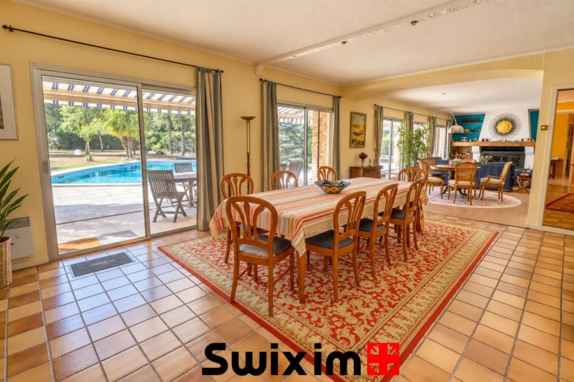 Vente Maison Saint-Médard-en-Jalles 10&nbsp;Pièces 324.5&nbsp;m²