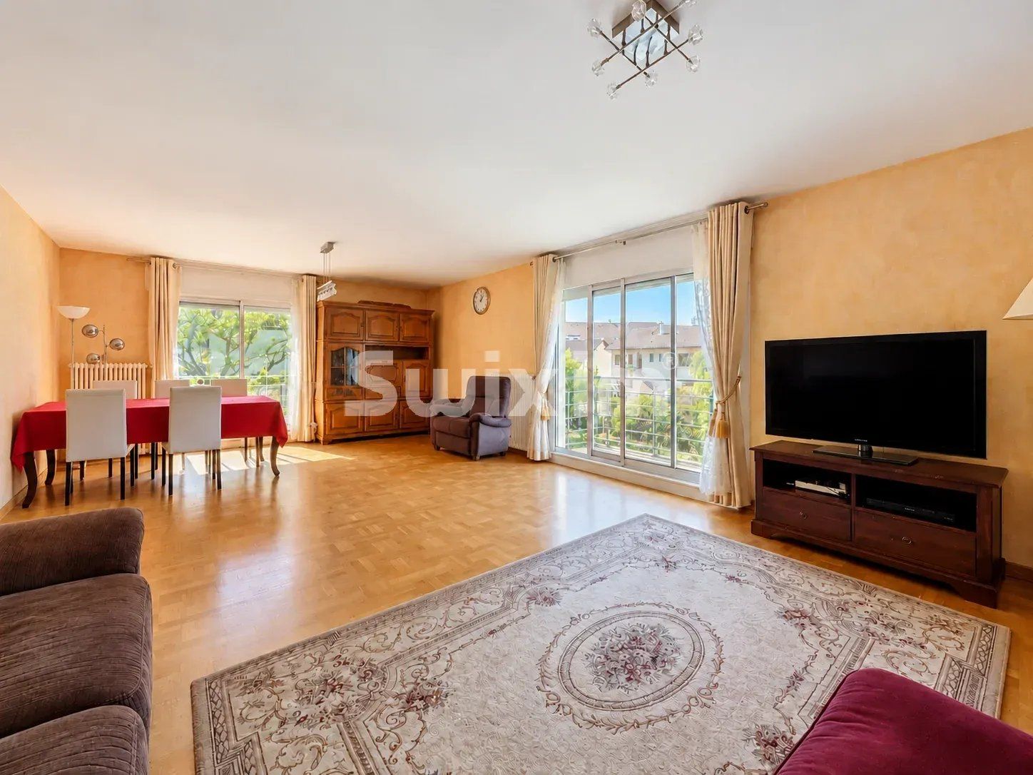 maison 11 Pièces en vente sur Saint-Genis-Pouilly (01630)