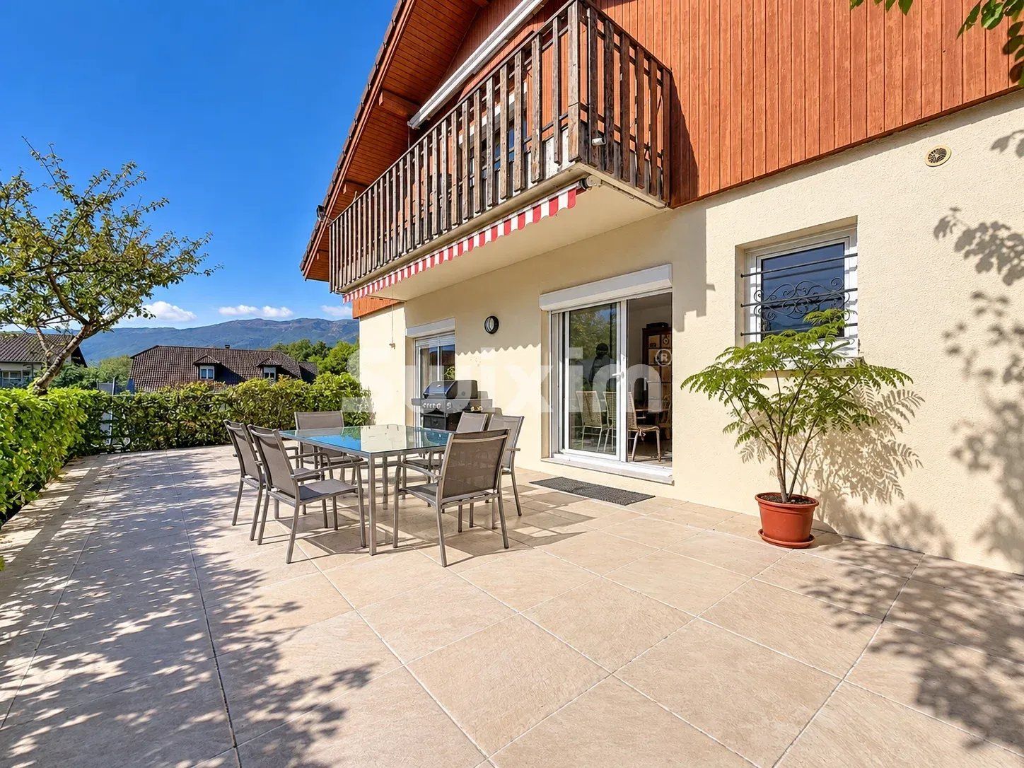 maison 11 Pièces en vente sur Saint-Genis-Pouilly (01630)