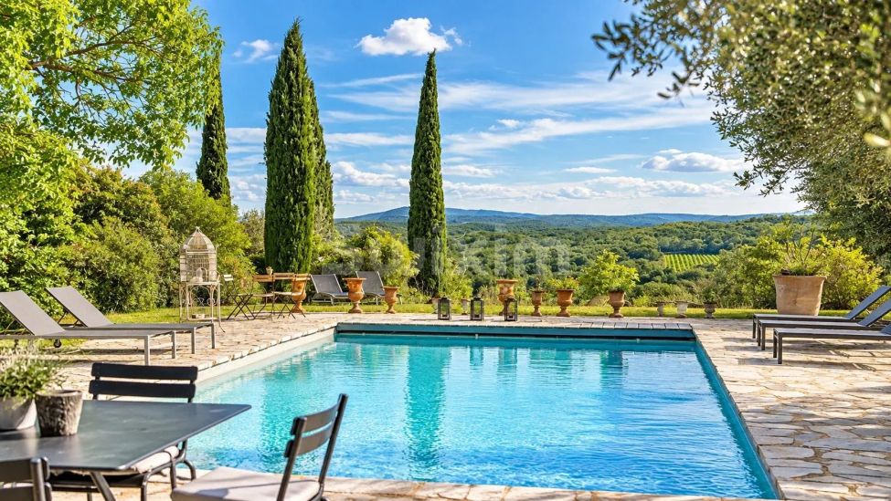 Vente Propriété Barjac 15&nbsp;Pièces 500&nbsp;m²