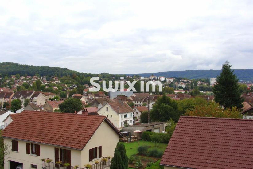 Sale Apartment Lons-le-Saunier 4&nbsp;Rooms 66.35&nbsp;m²
