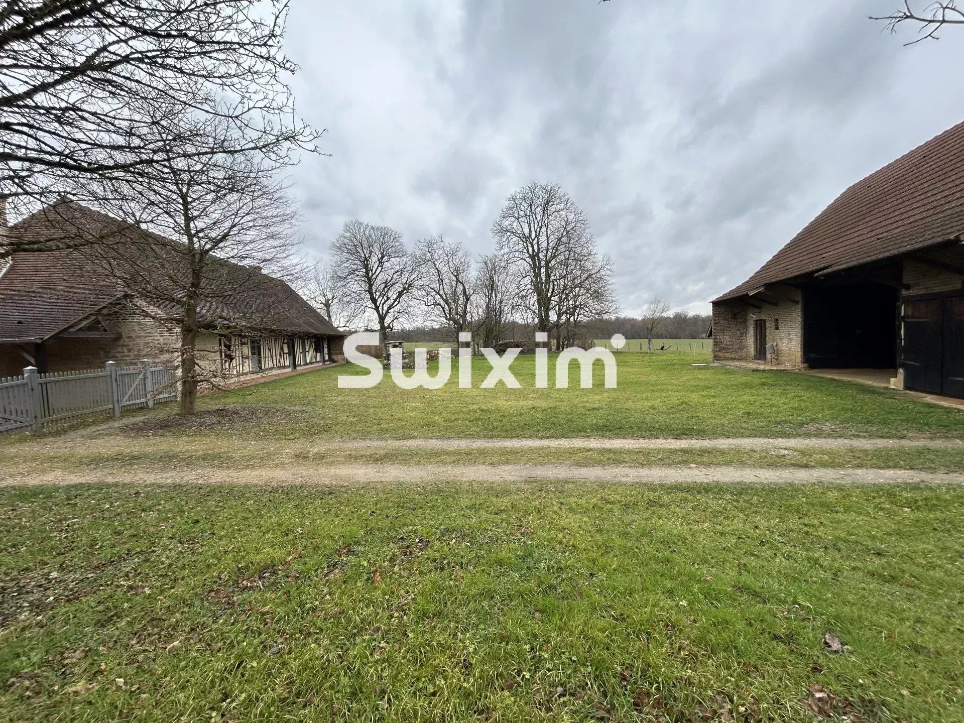 Venta Casa Saint-Germain-du-Bois 5&nbsp;Salas 240.43&nbsp;m²