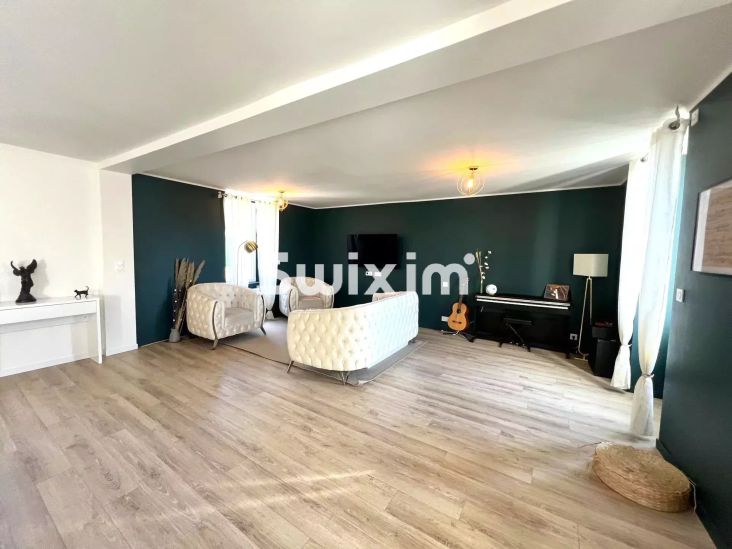 Vente Maison Lons-le-Saunier 7&nbsp;Pièces 170.6&nbsp;m²