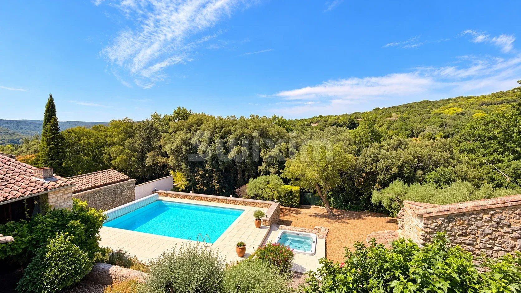 mas 11 Pièces en vente sur Cornillon (30630)