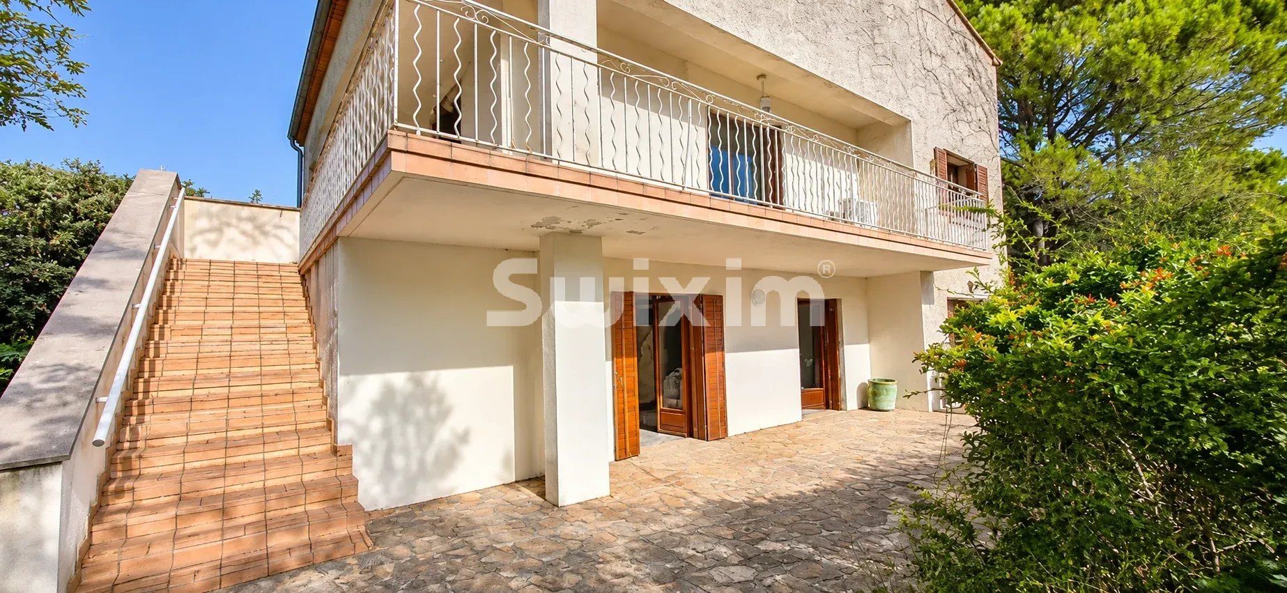 Maison 8 pièces 160 m² · à Saint-Restitut · 160 m² · 350 000 €