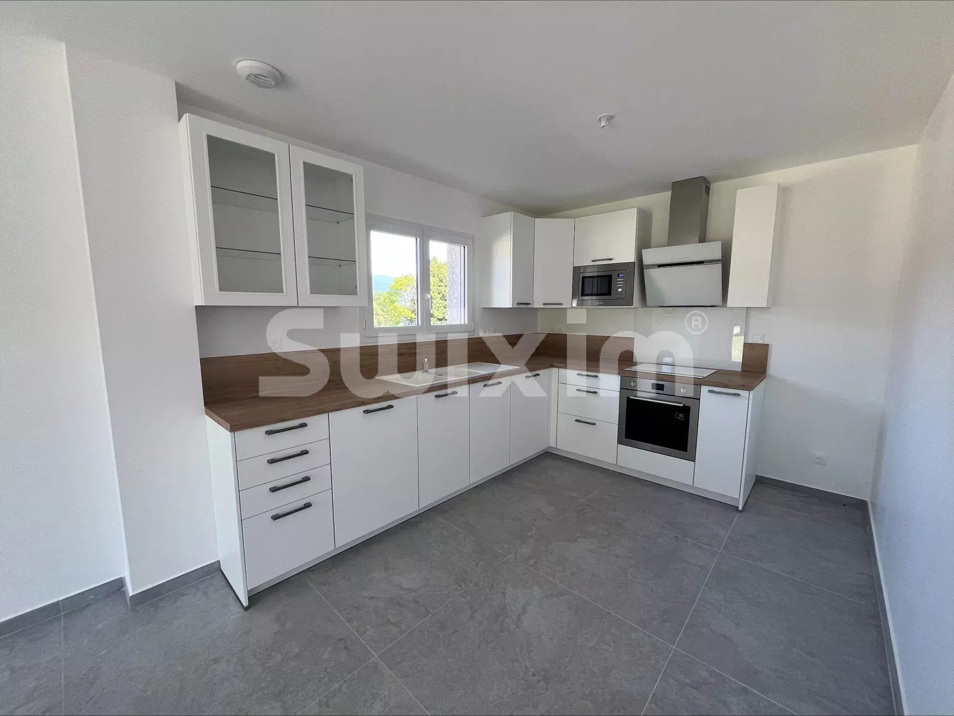 casa 5 Camere in vendita su Ruffieux (73310)