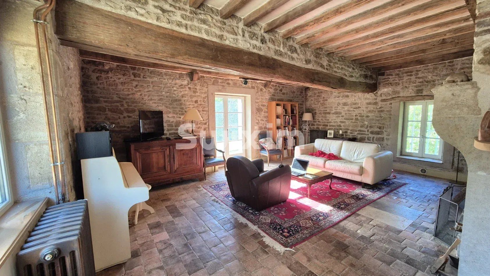 property 8 Rooms for sale on Brinon-sur-Beuvron (58420)