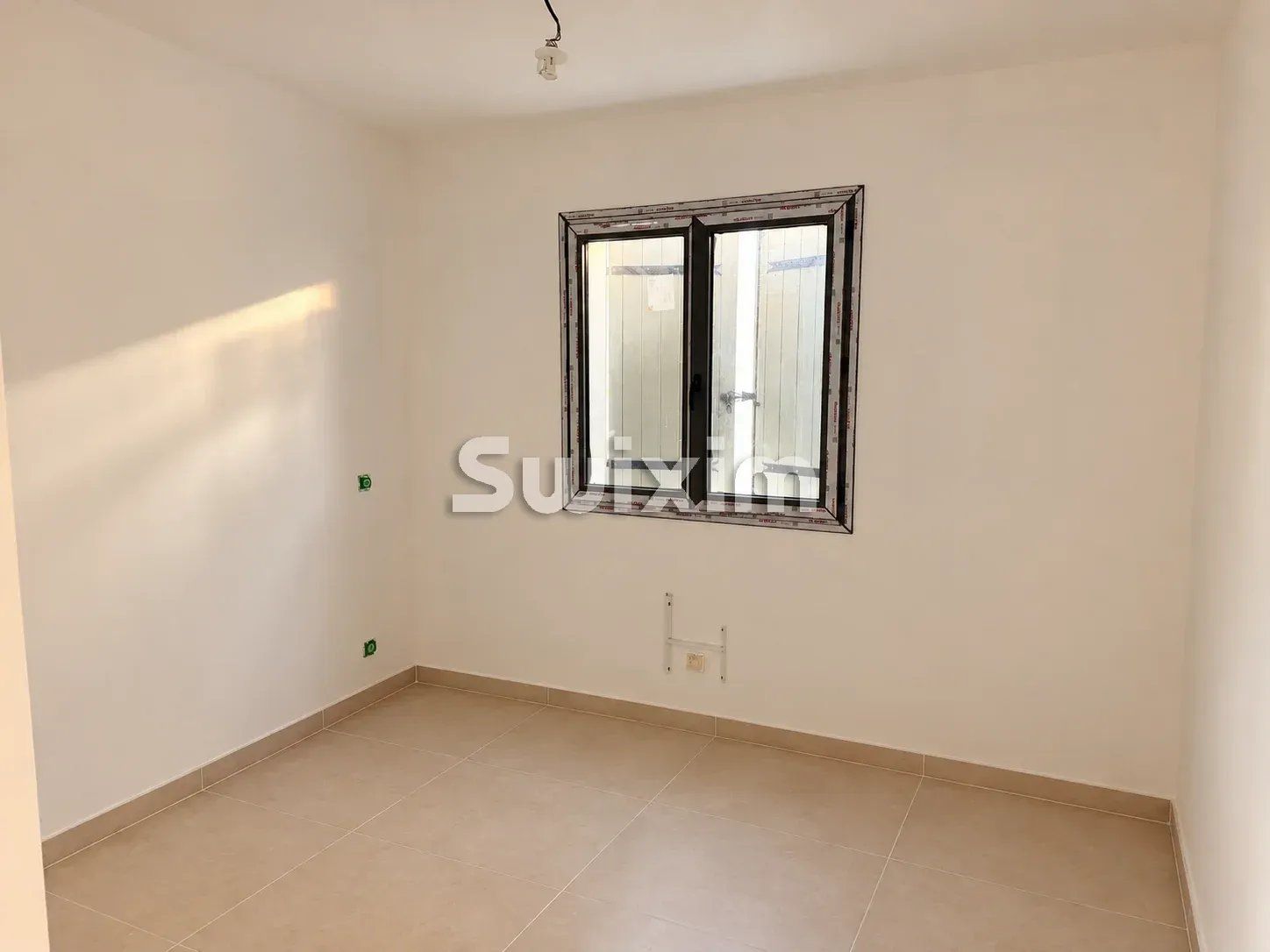 house 4 Rooms for rent on Camaret-sur-Aigues (84850)