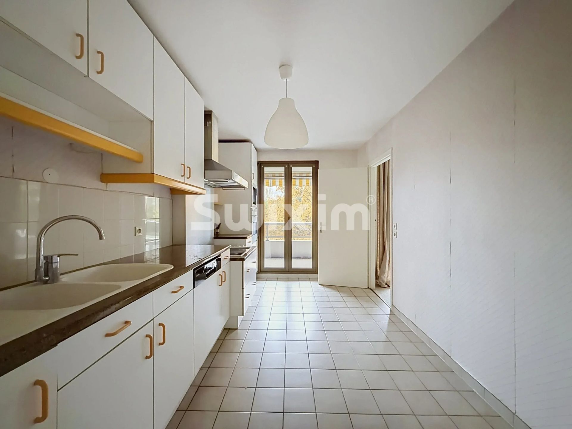 apartment 4 Rooms for sale on Ferney-Voltaire (01210)